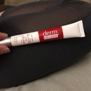 Derm Exclusive Age Reverse Eye Cream